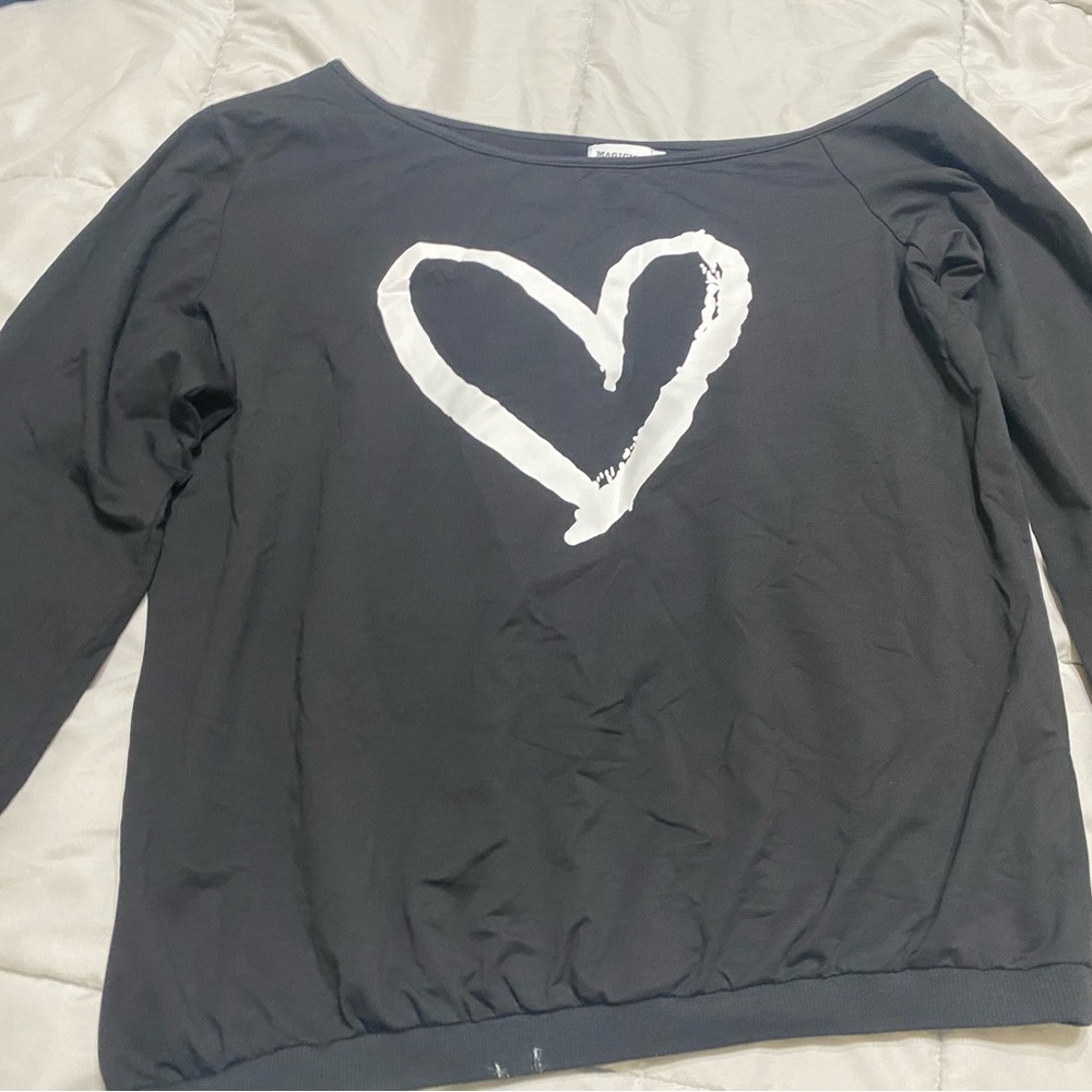 Elegant Black Heart Women's Sweatshirt